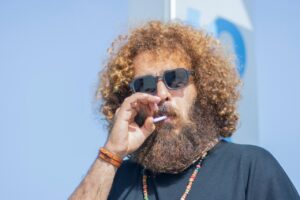 大学生男性がタバコをやめた後の口臭サプリの効果はいつから実感できる？